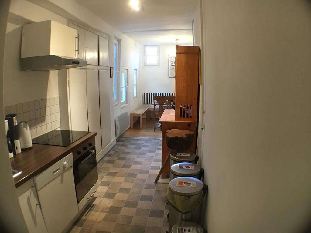 Privatzimmer In Bester Altstadtlage Tuebingen Exterior photo