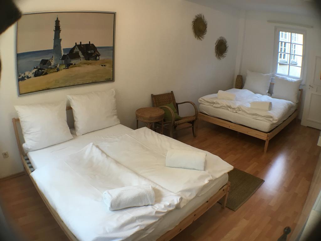 Privatzimmer In Bester Altstadtlage Tuebingen Room photo