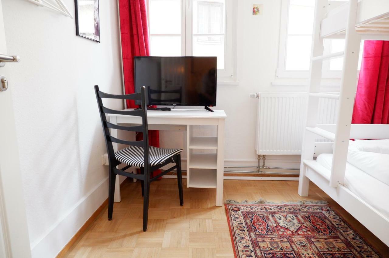 Privatzimmer In Bester Altstadtlage Tuebingen Exterior photo